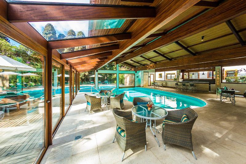 Bavaria Sport Hotel Gramado Exteriér fotografie The pool at the hotel